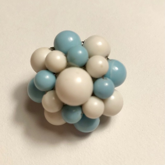 Fun White/Light Blue Cluster Clip-on Earrings JAPAN - Picture 2 of 5